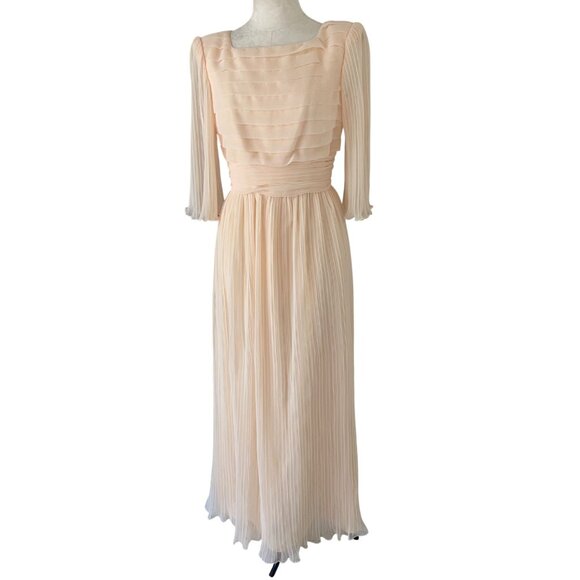 Miss Elliette Dresses & Skirts - Miss Elliette Vintage Womens Dress Size Small Peach Pleated Chiffon Maxi